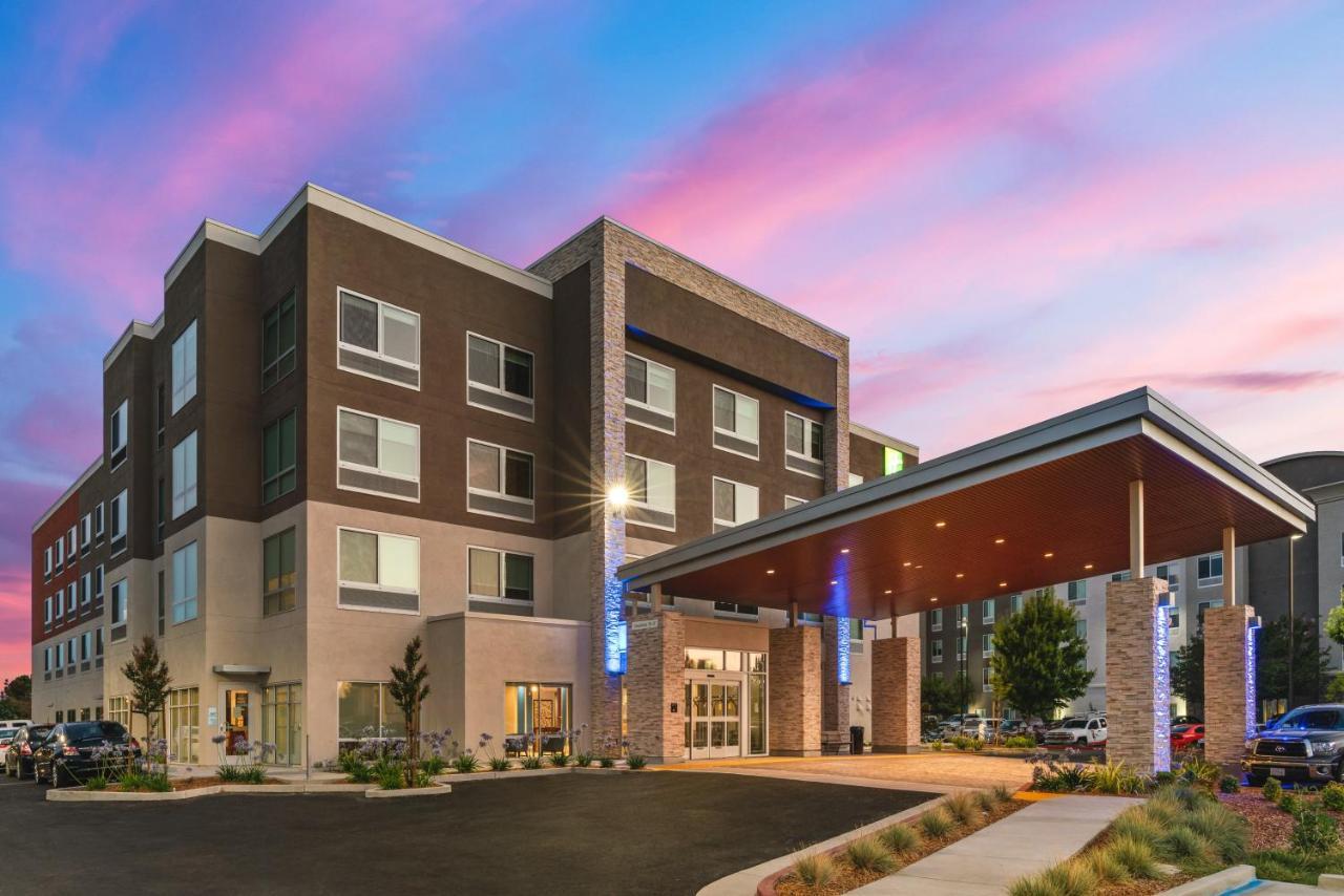 Holiday Inn Express & Suites - Suisun City By Ihg Экстерьер фото