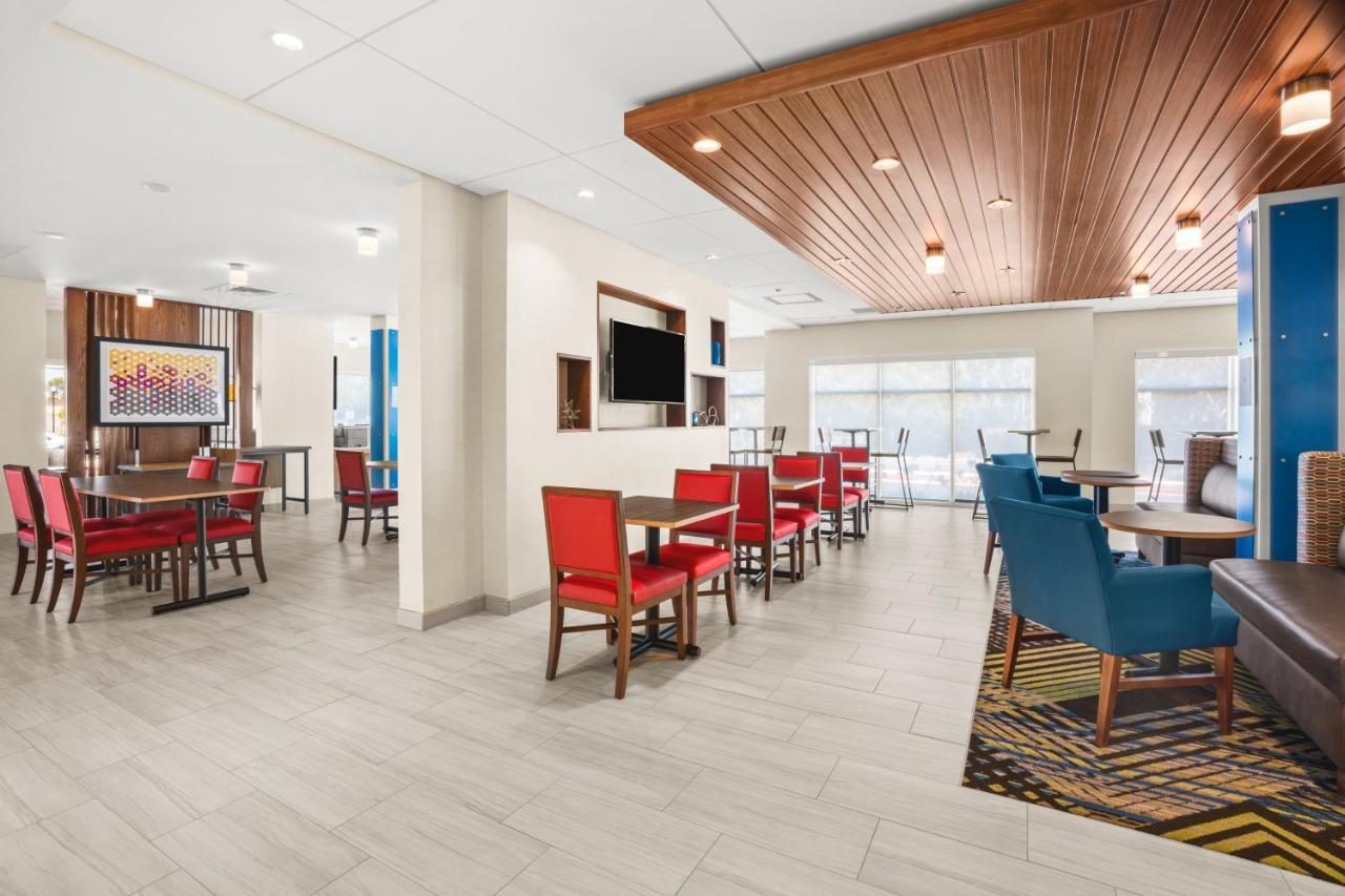 Holiday Inn Express & Suites - Suisun City By Ihg Экстерьер фото