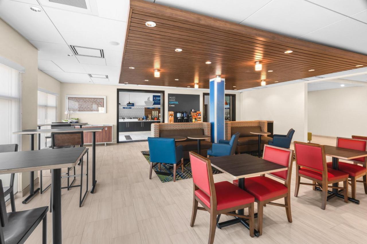 Holiday Inn Express & Suites - Suisun City By Ihg Экстерьер фото