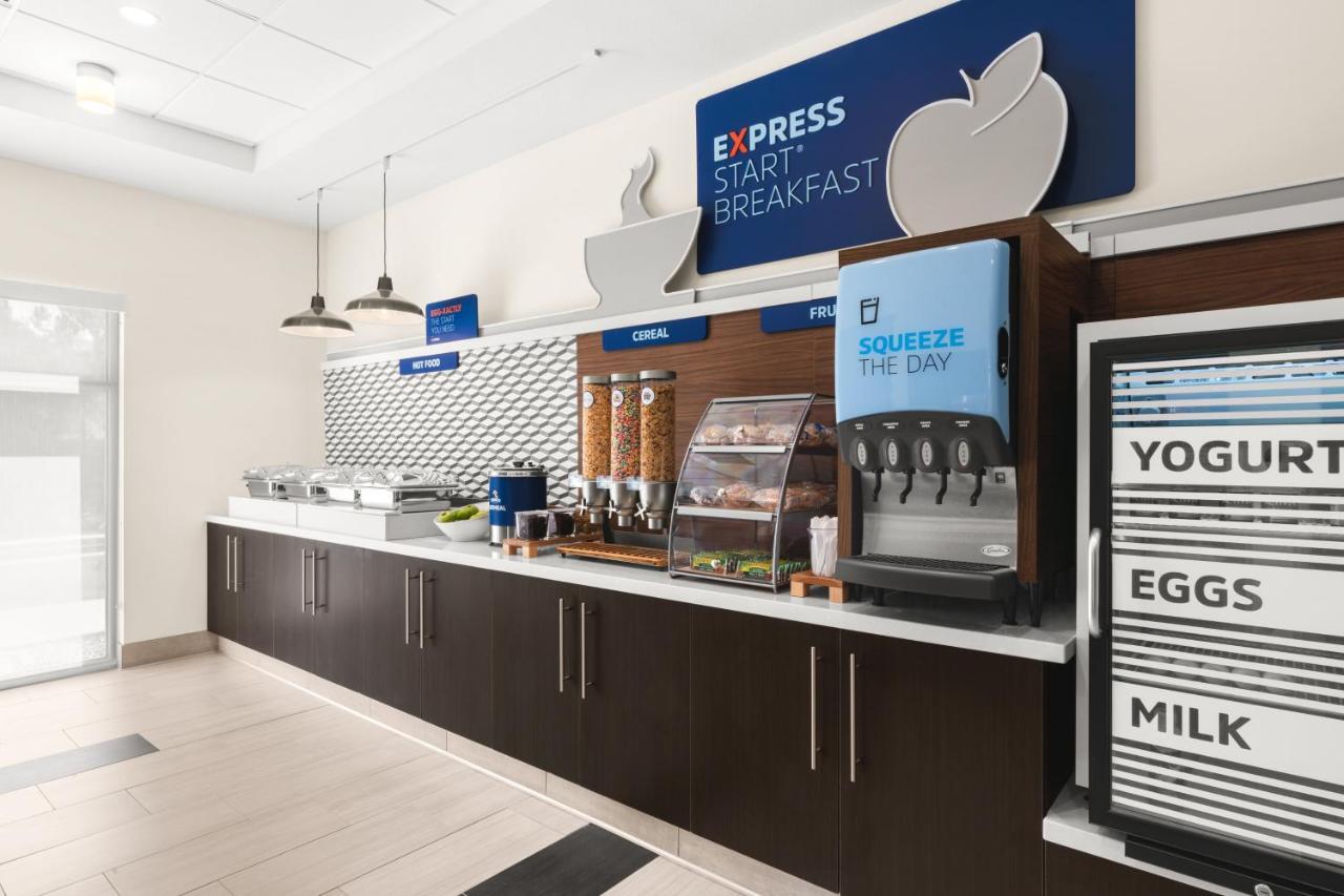 Holiday Inn Express & Suites - Suisun City By Ihg Экстерьер фото