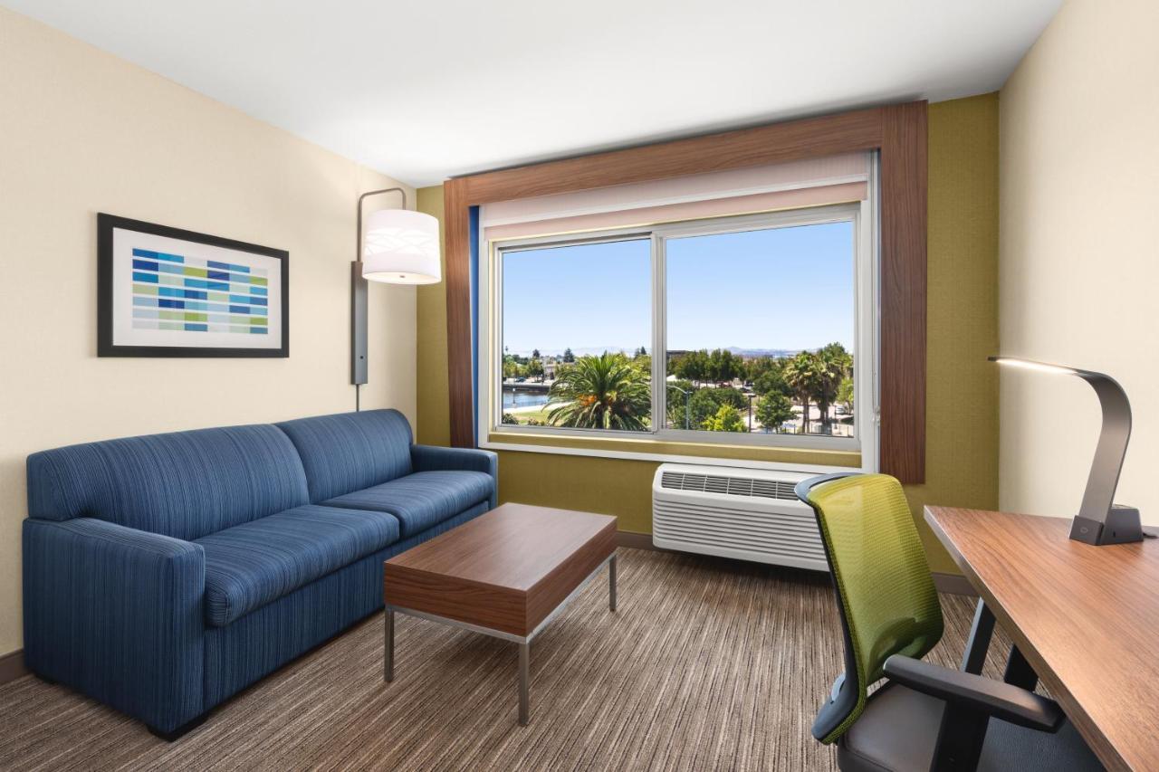 Holiday Inn Express & Suites - Suisun City By Ihg Экстерьер фото
