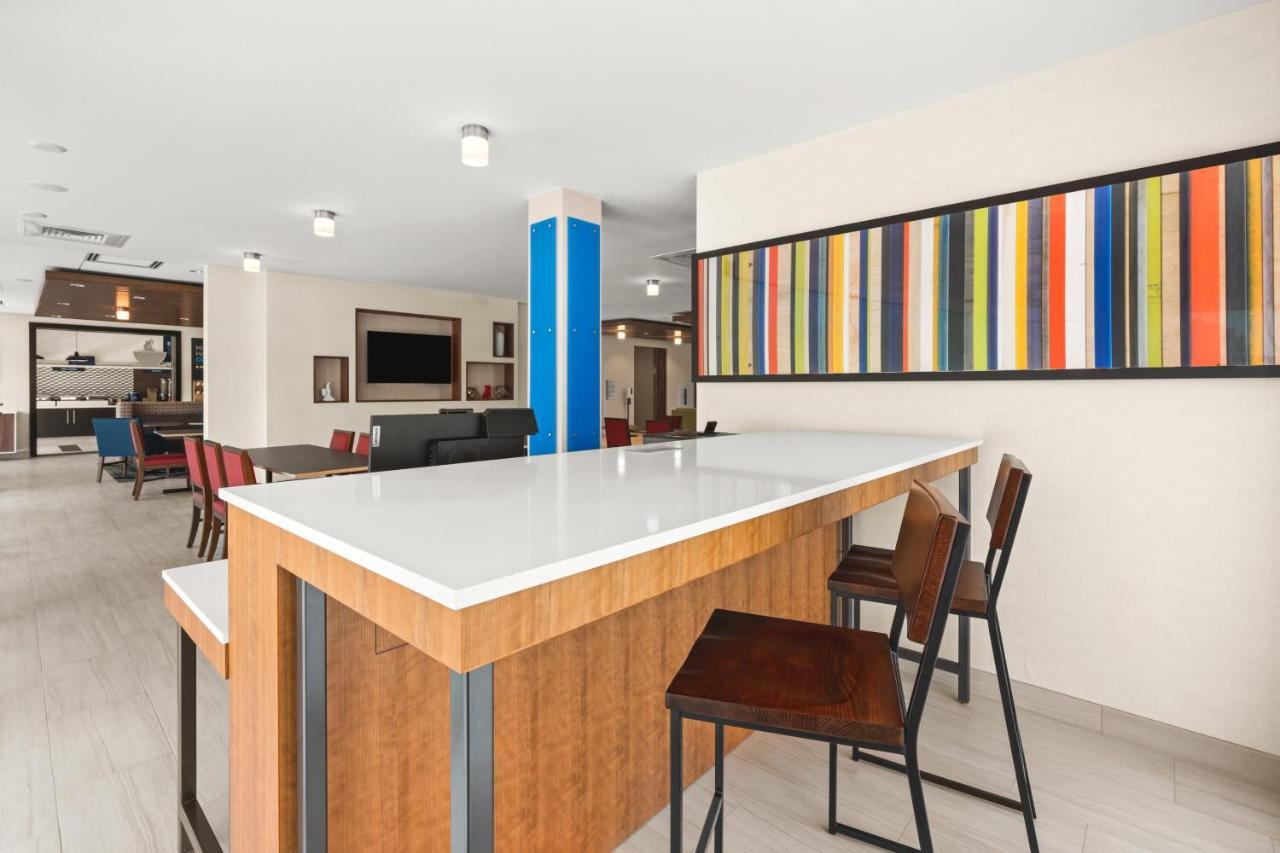 Holiday Inn Express & Suites - Suisun City By Ihg Экстерьер фото