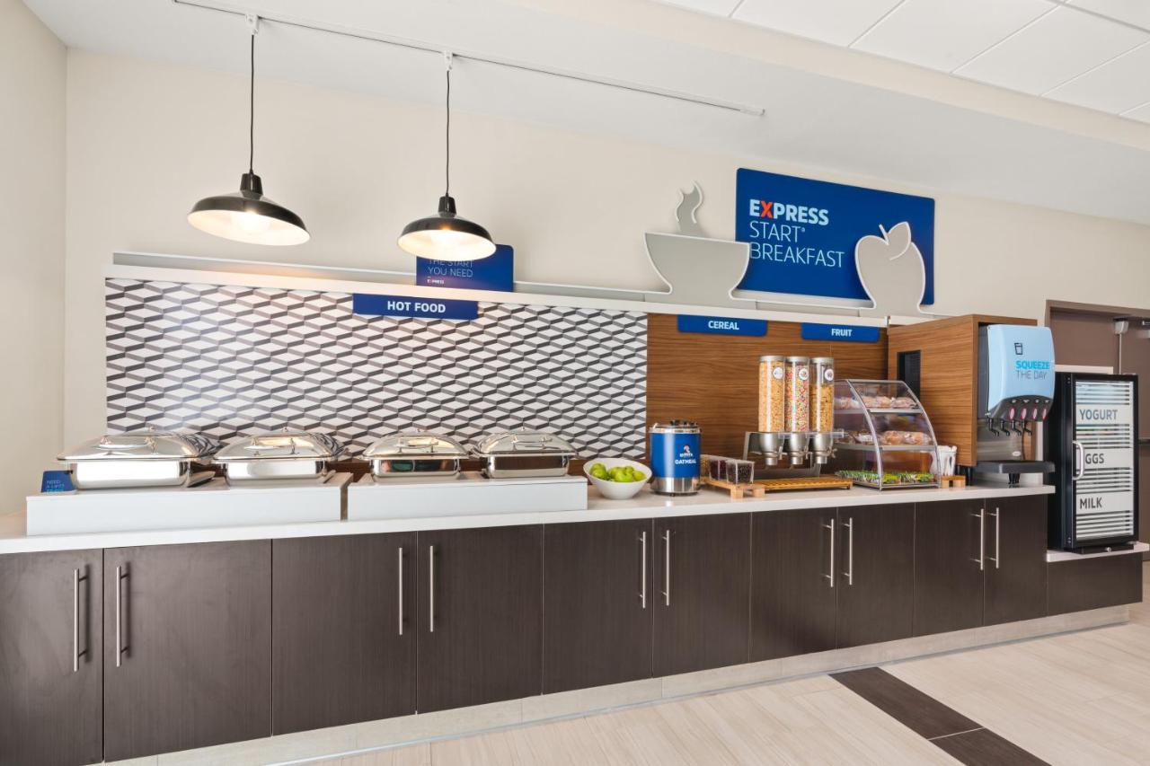 Holiday Inn Express & Suites - Suisun City By Ihg Экстерьер фото